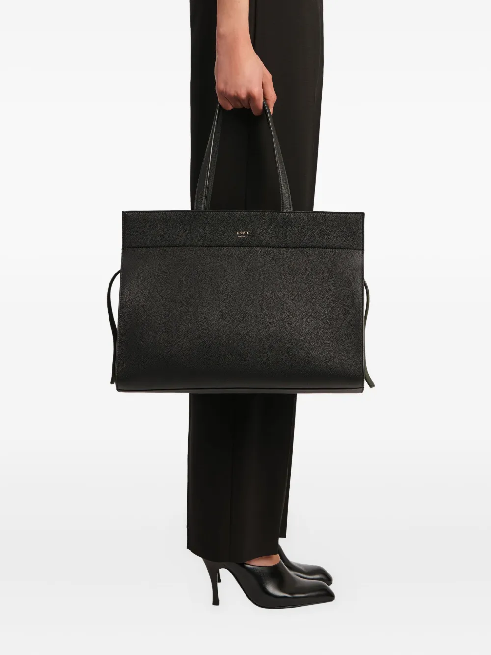 KHAITE Crosby two-handle zip-closure shoulder bag Zwart