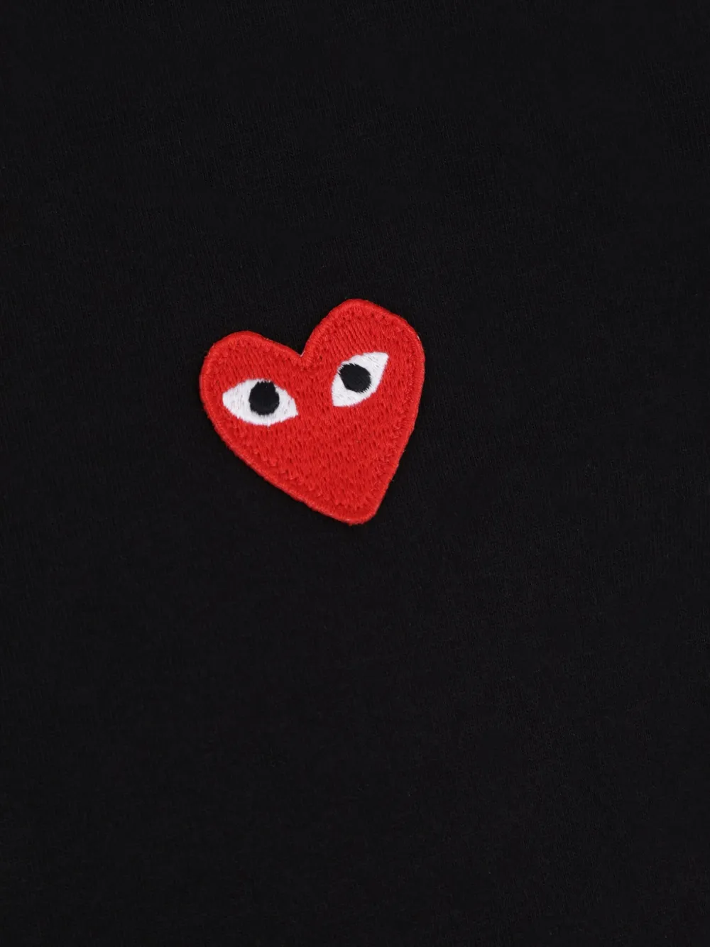 Comme Des Garçons Play T-shirt met hartpatch Blacks and greys