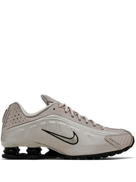 Nike shox r4 trainers