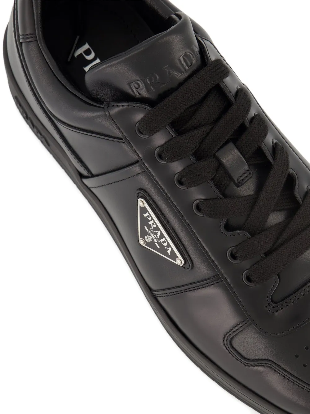 Prada Leren sneakers met logo Zwart
