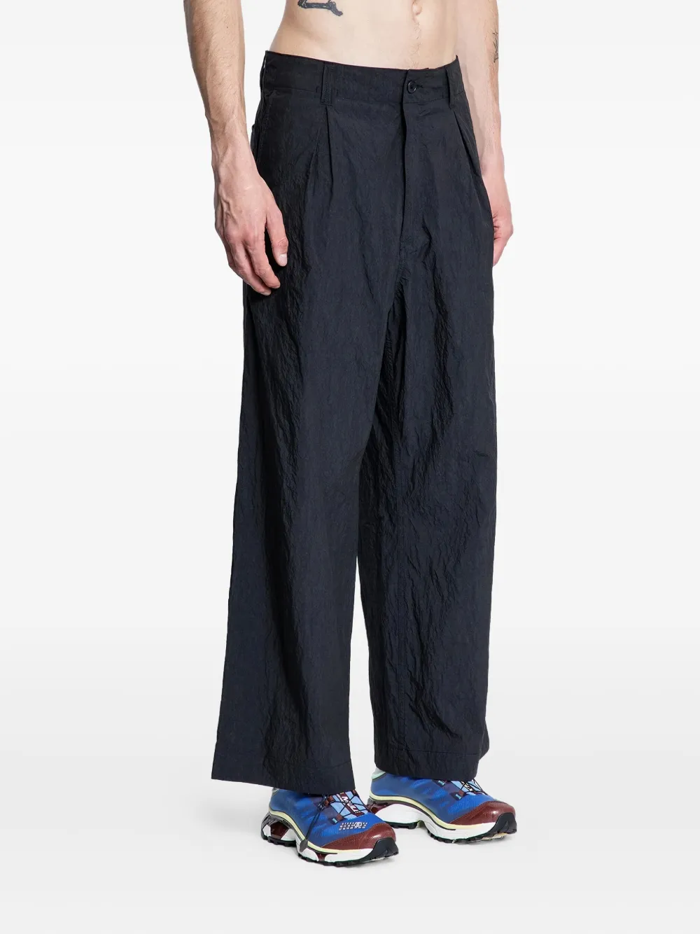 KUON pleated wide trousers | Black | Image 1