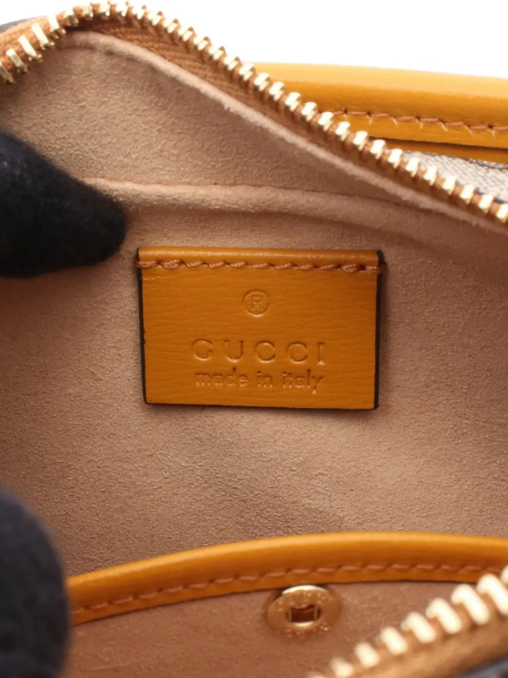 Pre-owned Gucci 2010s Gg Supreme Clutch Bag In Neutral