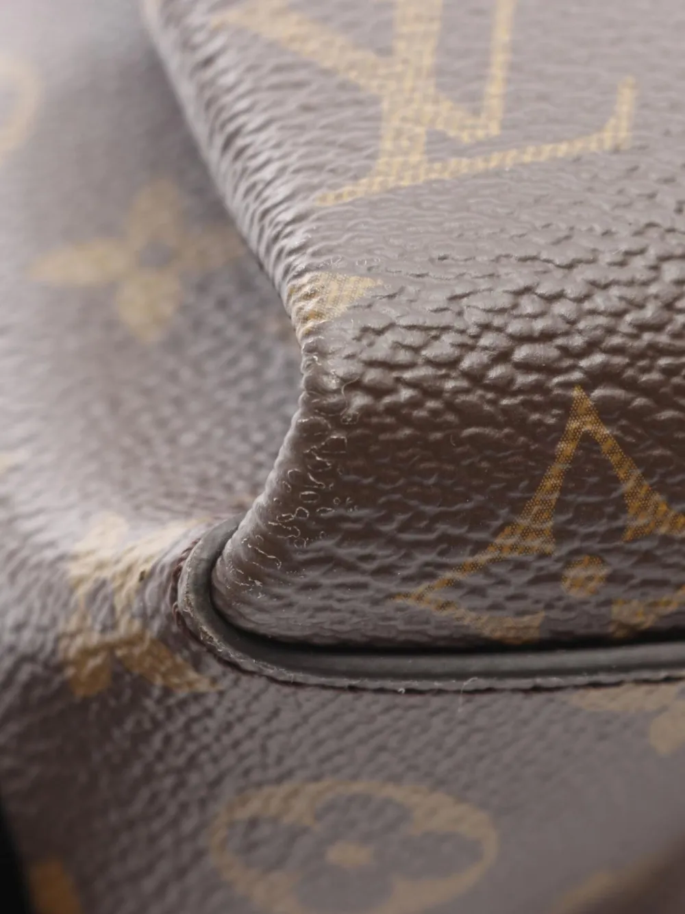 Pre-owned Louis Vuitton 2019 Soufflot Mm Tote Bag In Brown