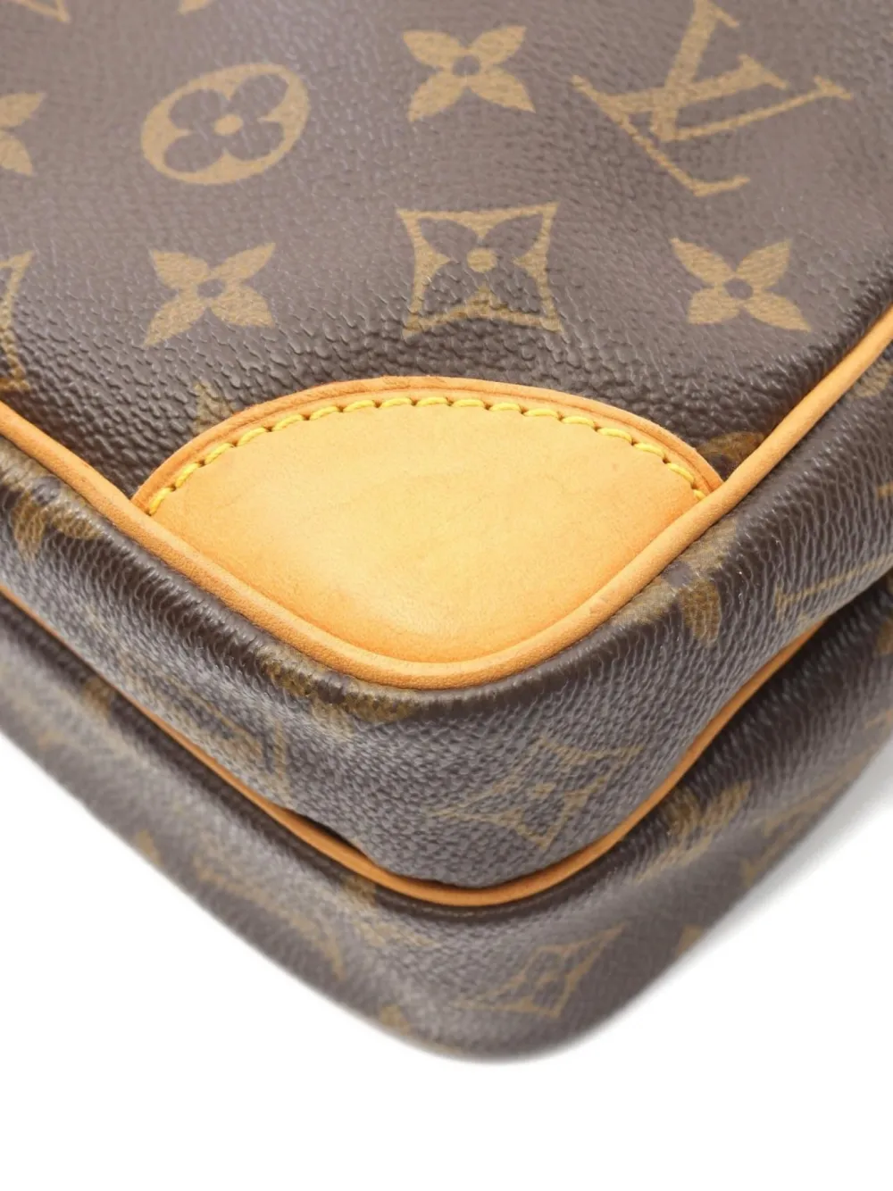 Pre-owned Louis Vuitton 2003 Amazon Shoulder Bag In Brown