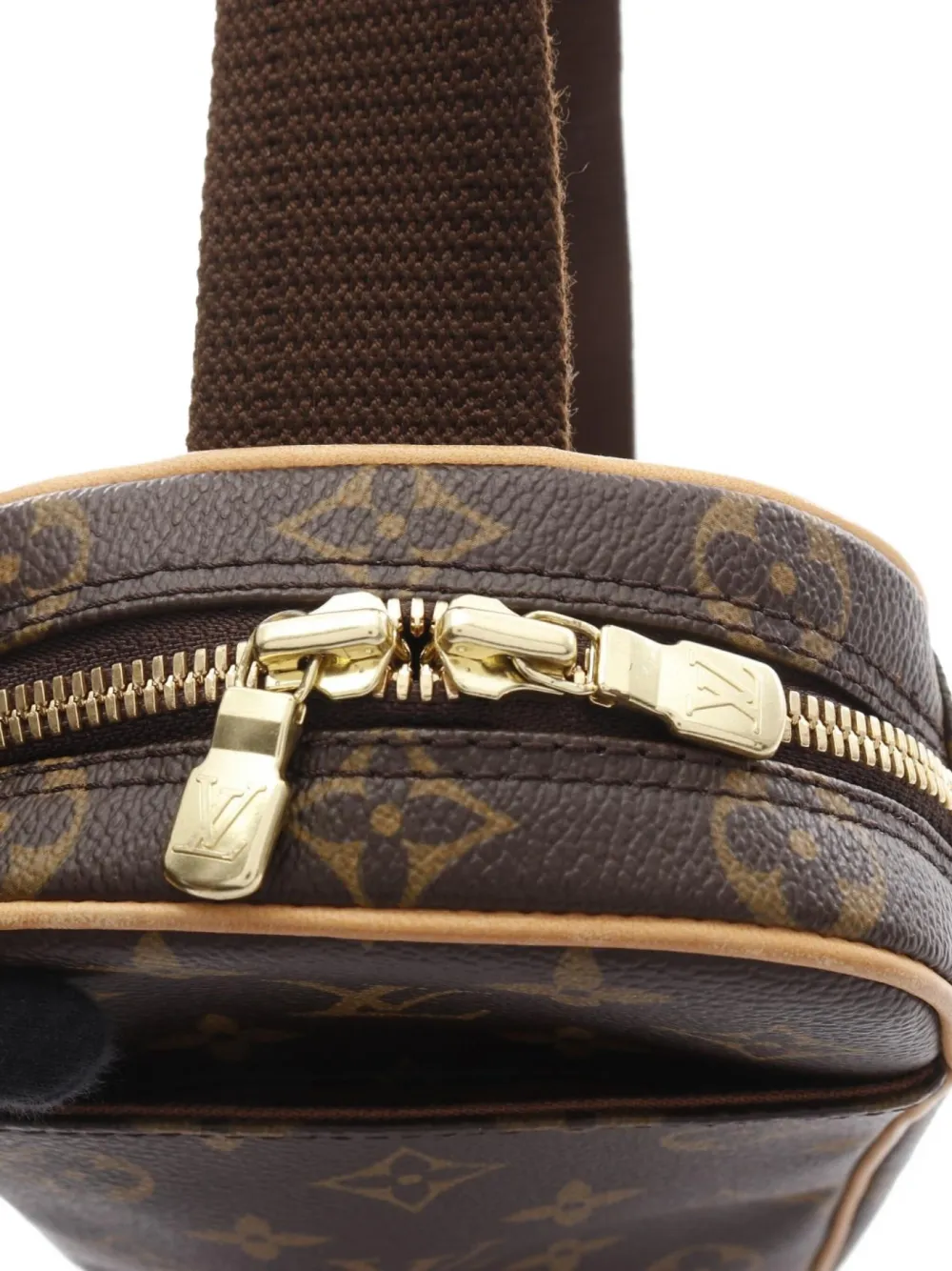 Pre-owned Louis Vuitton 2010 Pochette Ganju Body Bag In Brown