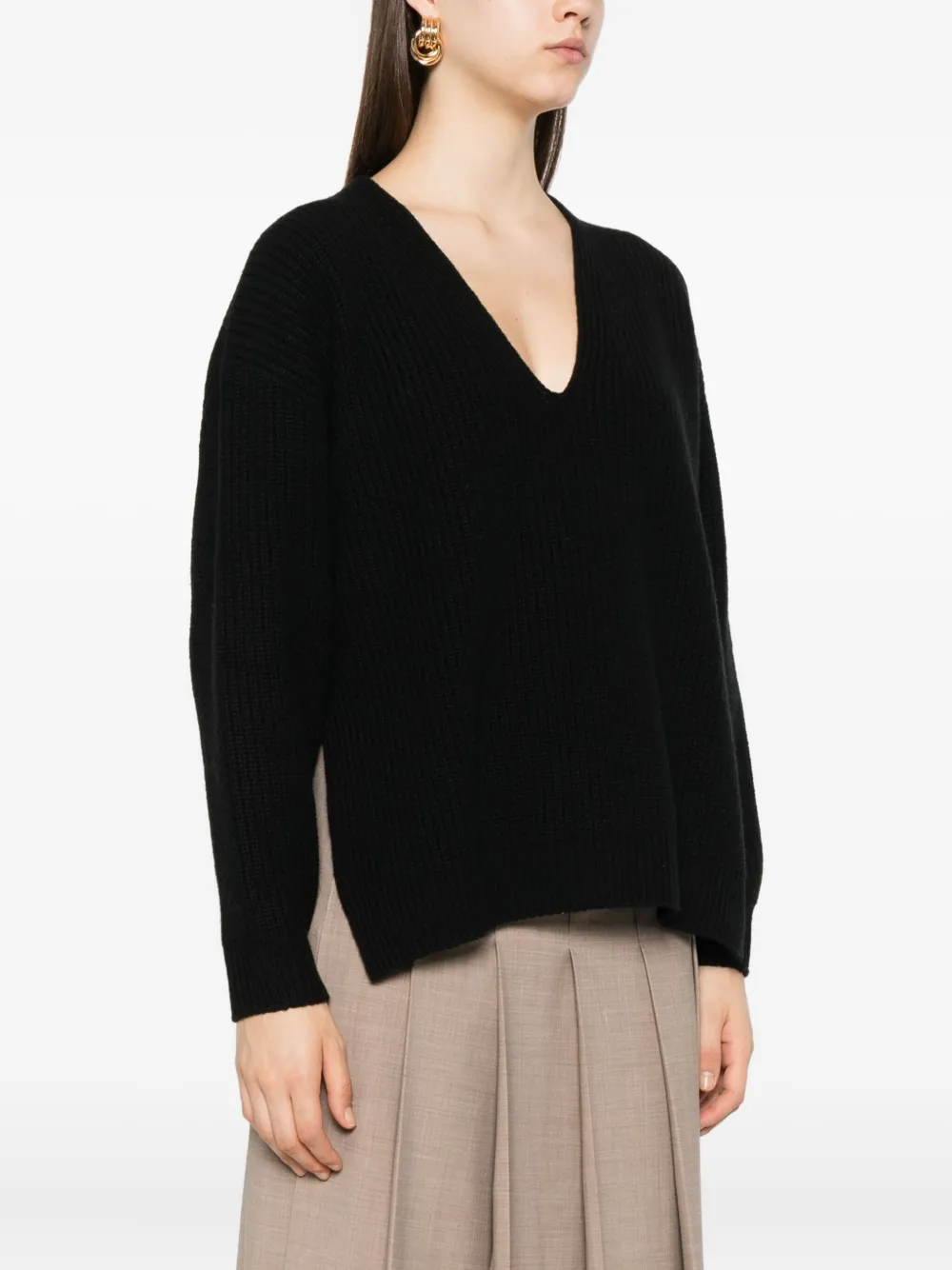 Fabiana Filippi V-neck Ribbed Knit Sweater In Black