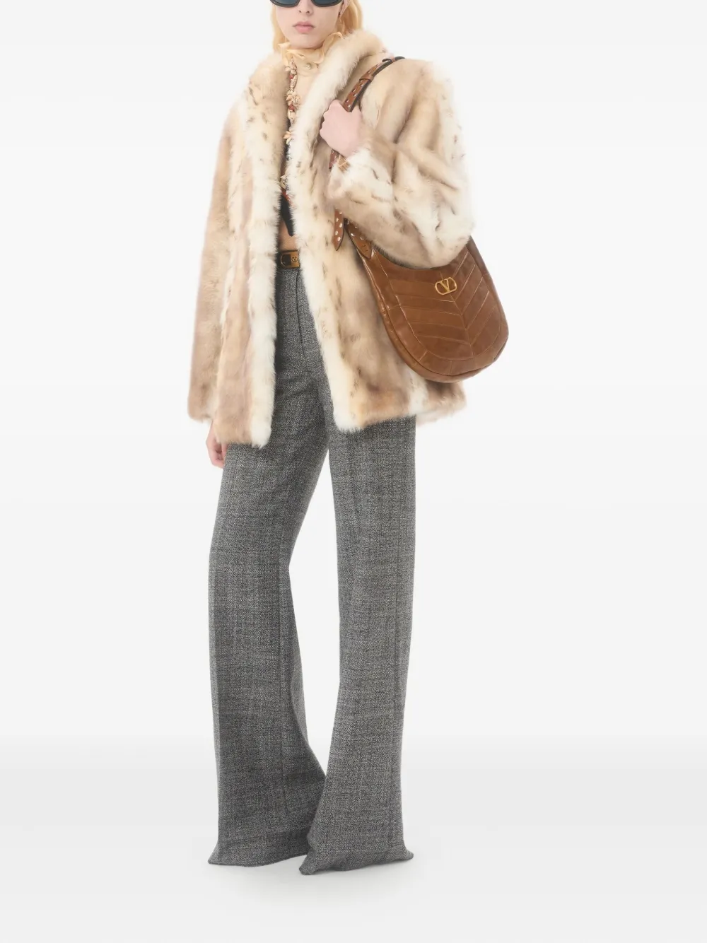 Valentino Garavani Schoudertas met chevron patroon en studs - Bruin