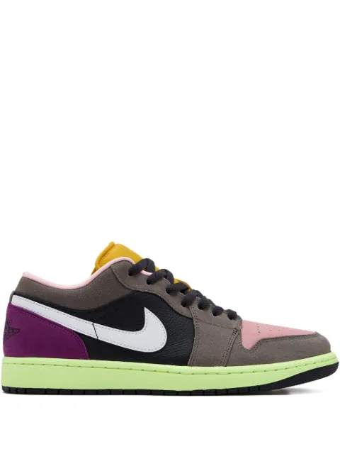 Nike suede panelled low sneakers