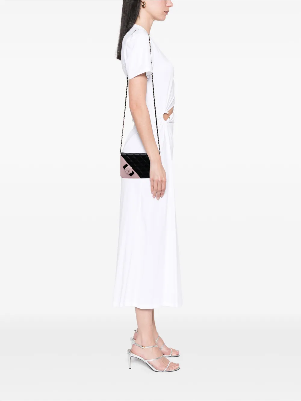 CHANEL Pre-Owned 2016-2017 Bicolor Quilted Lambskin Camellia Wallet on Chain crossbody bag | Pre-Owned | Image 2