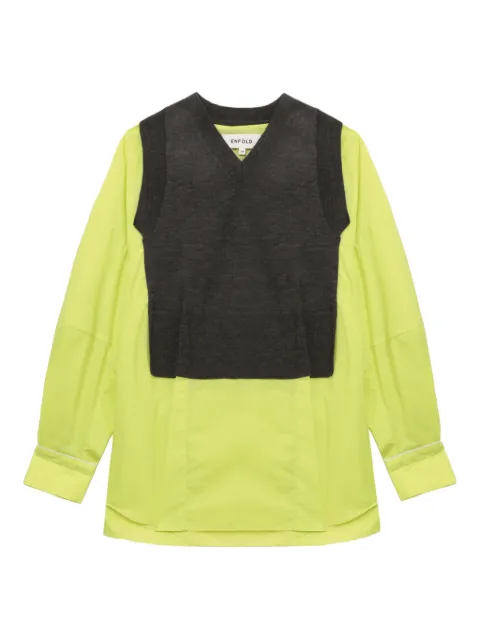 Enföld blusa con efecto a capas y cuello en V
