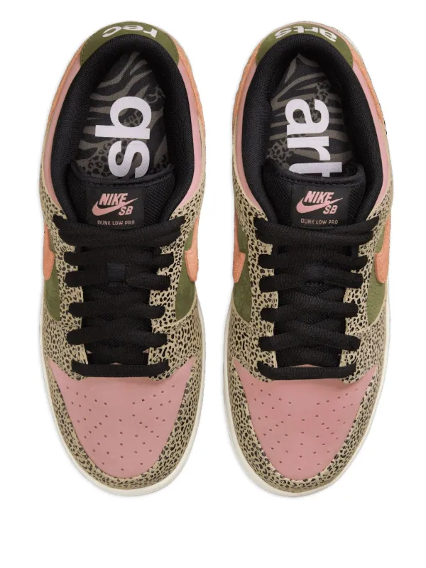 Nike SB Dunk Low “Arts-Rec” スニーカー | ニュートラル | FARFETCH JP