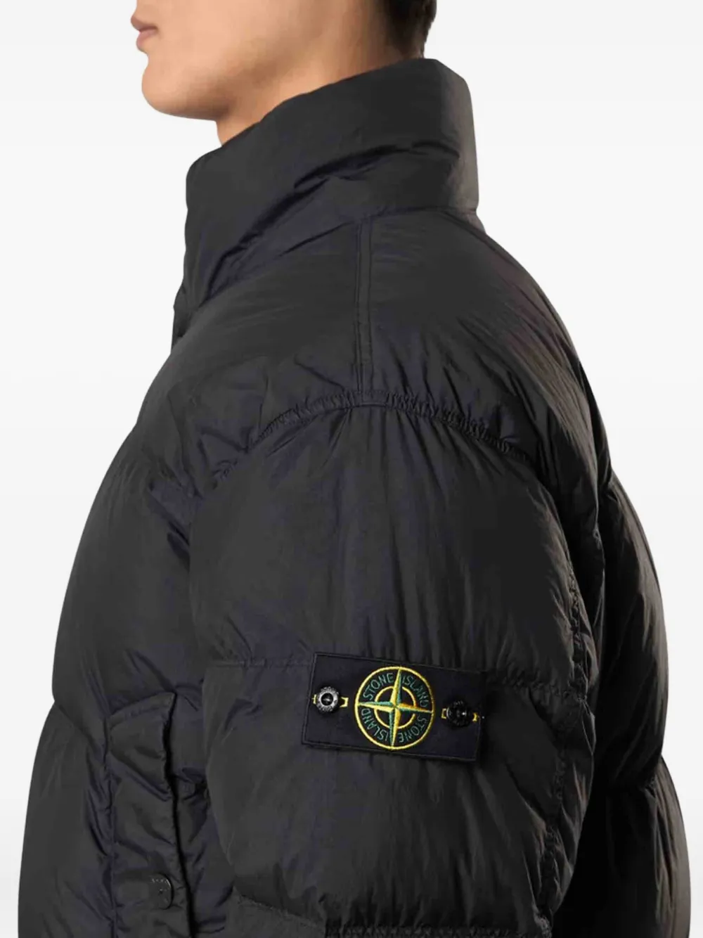 Stone Island quilted logo-patch jacket Zwart