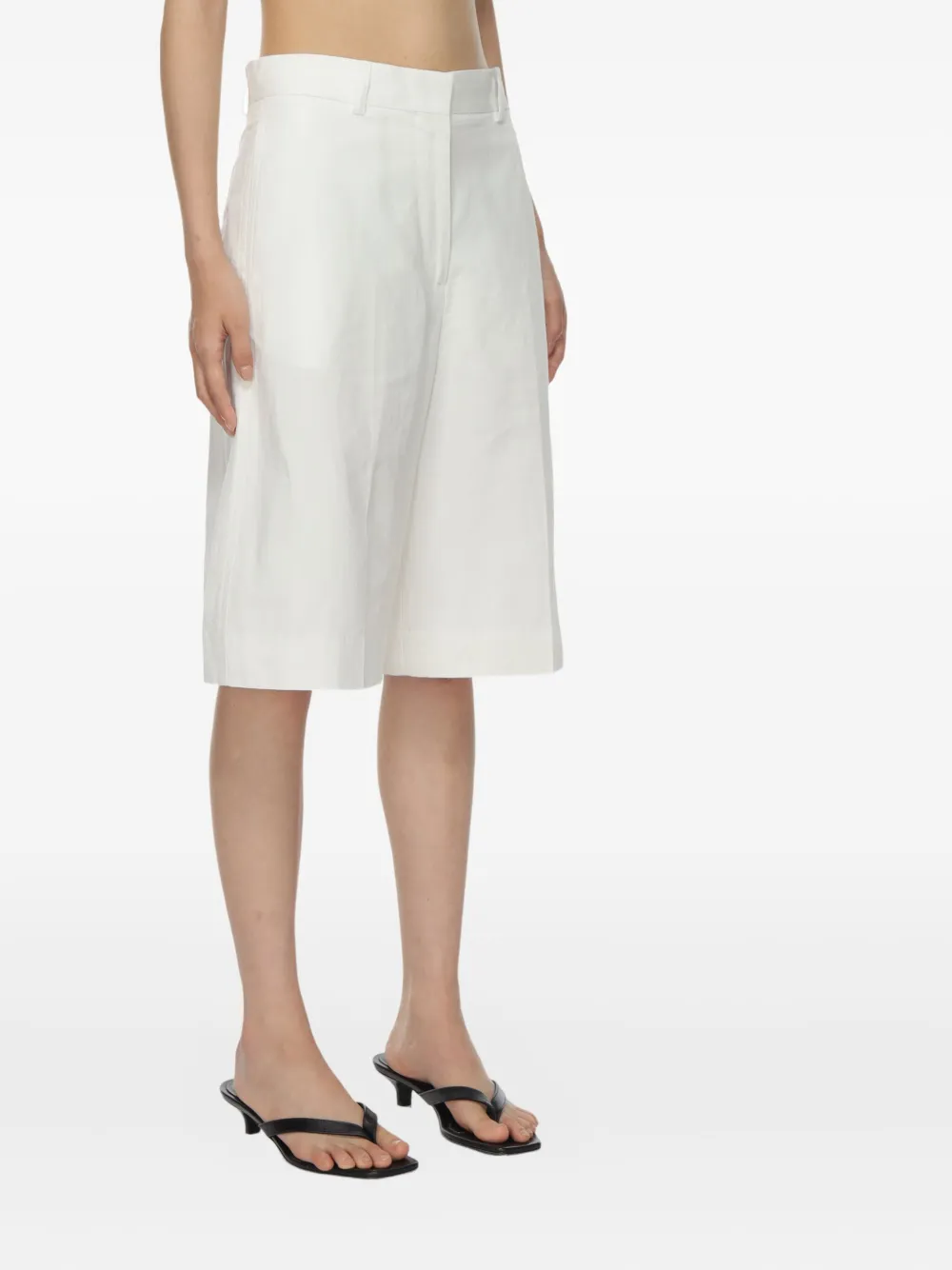 TOTEME Gekreukte shorts Wit