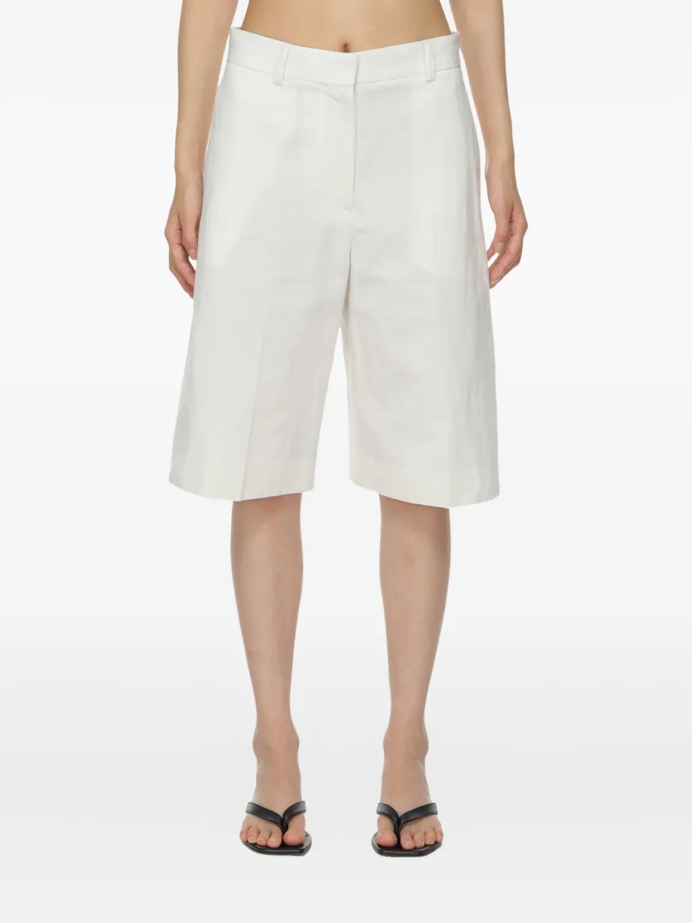 TOTEME Gekreukte shorts Wit