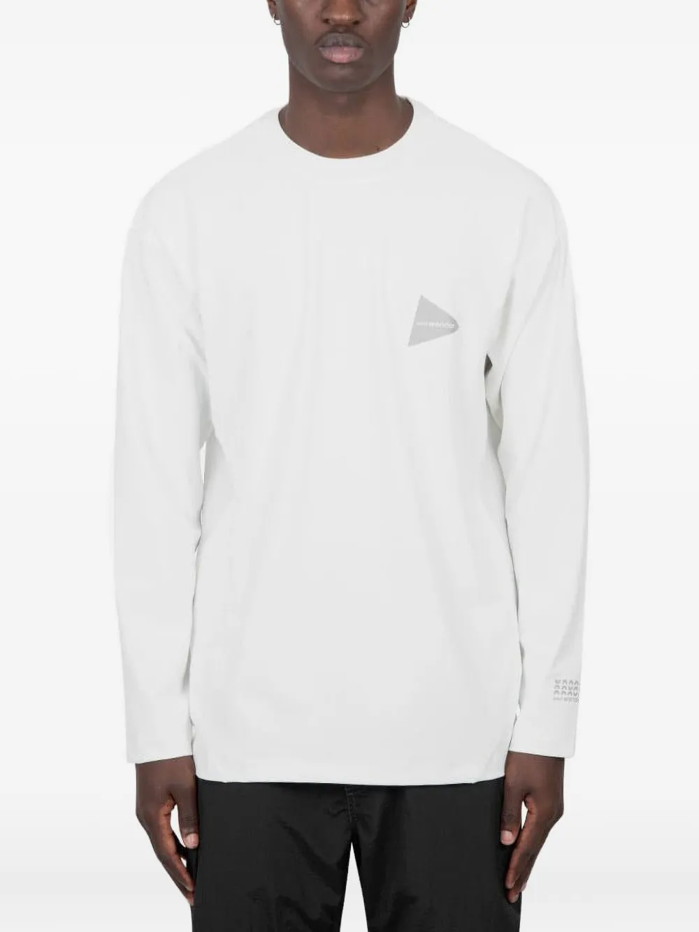 and Wander logo-triangle long-sleeve T-shirt - ホワイト and Wander logo-triangle long-sleeve T-shirt - ホワイト