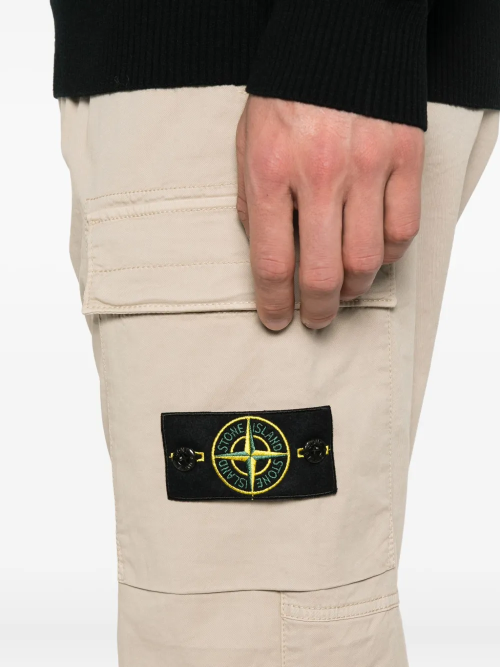 Stone Island Broek met cargo zak en manchetten Beige