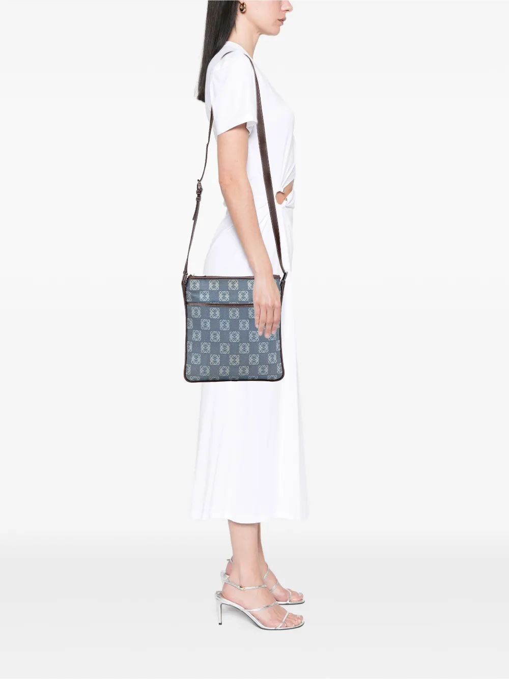 Loewe Pre-Owned 2003 Anagram Denim crossbody bag | Pre-Owned | Image 2