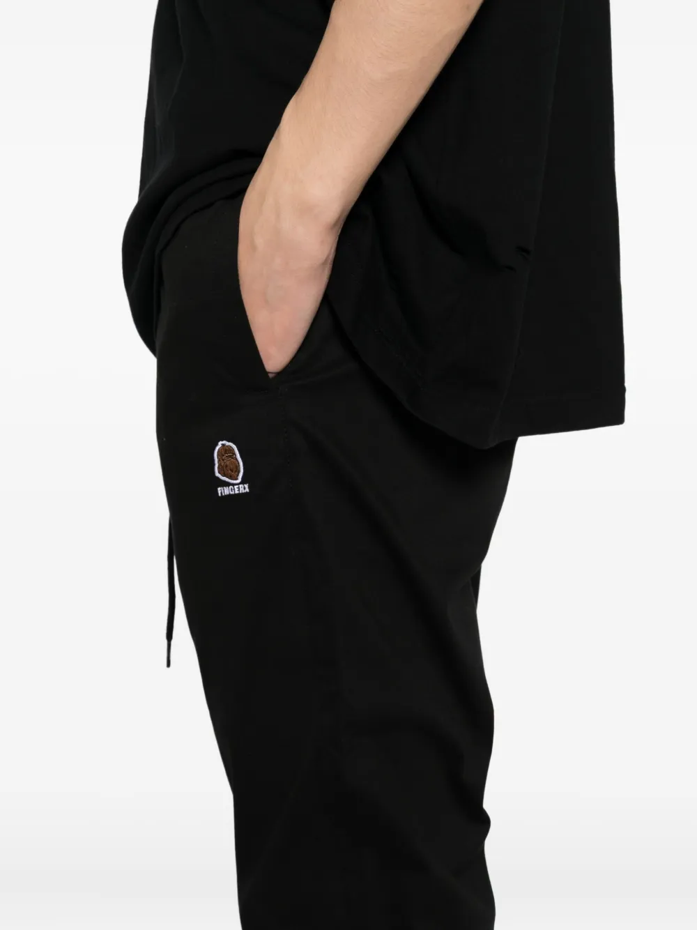 FINGERCROXX Broek met geborduurd logo Zwart