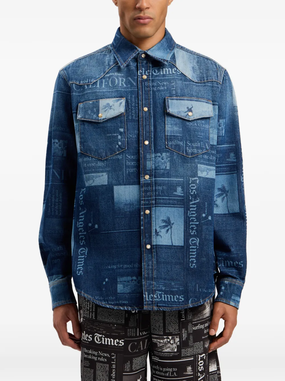 Palm Angels Denim overhemd met krantenprint Blauw