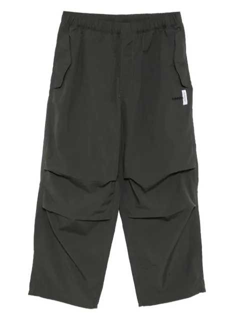 FINGERCROXX logo-patch trousers