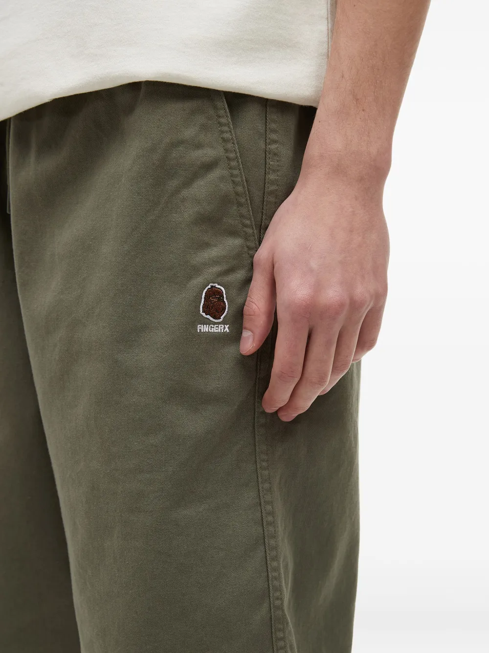 Fingercroxx Drawstring Side-pocket Shorts In Green