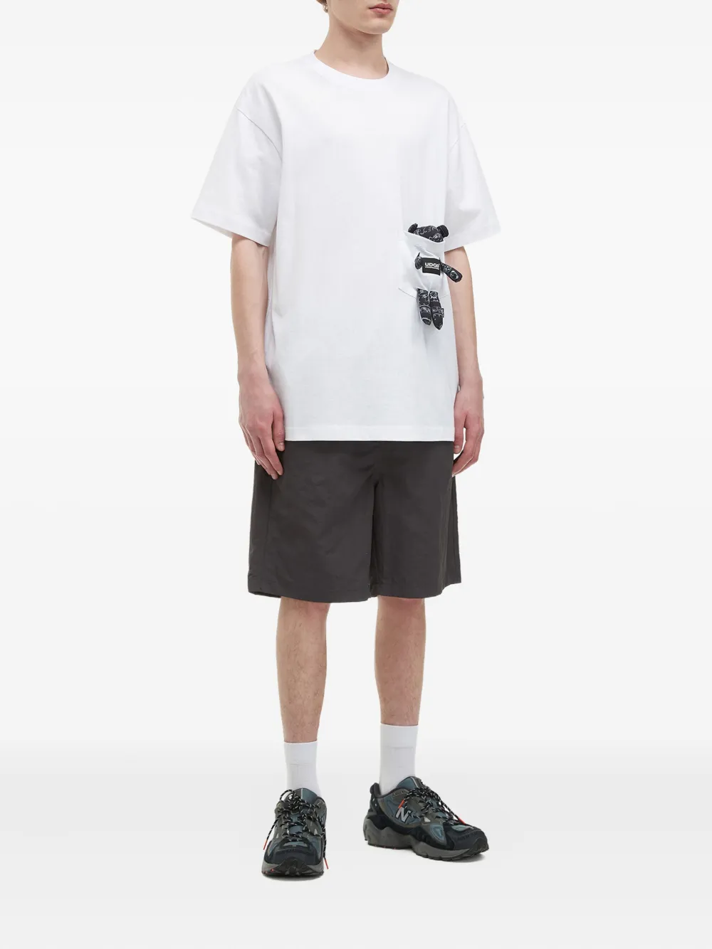 FINGERCROXX drawstring logo-patch shorts | Bermuda Shorts | Image 2