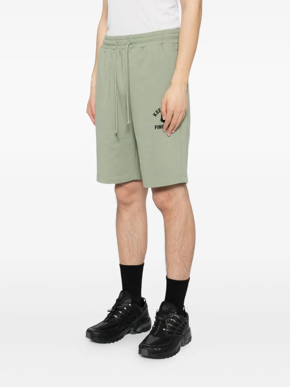 Fingercroxx Logo-print Shorts In Green