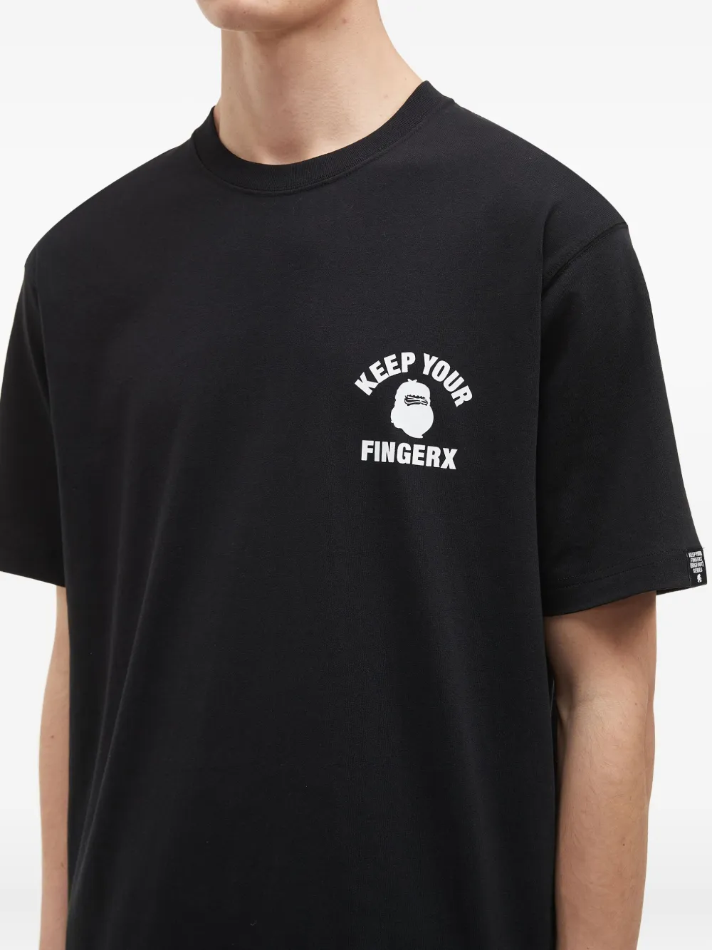 Fingercroxx Graphic-print T-shirt In Black