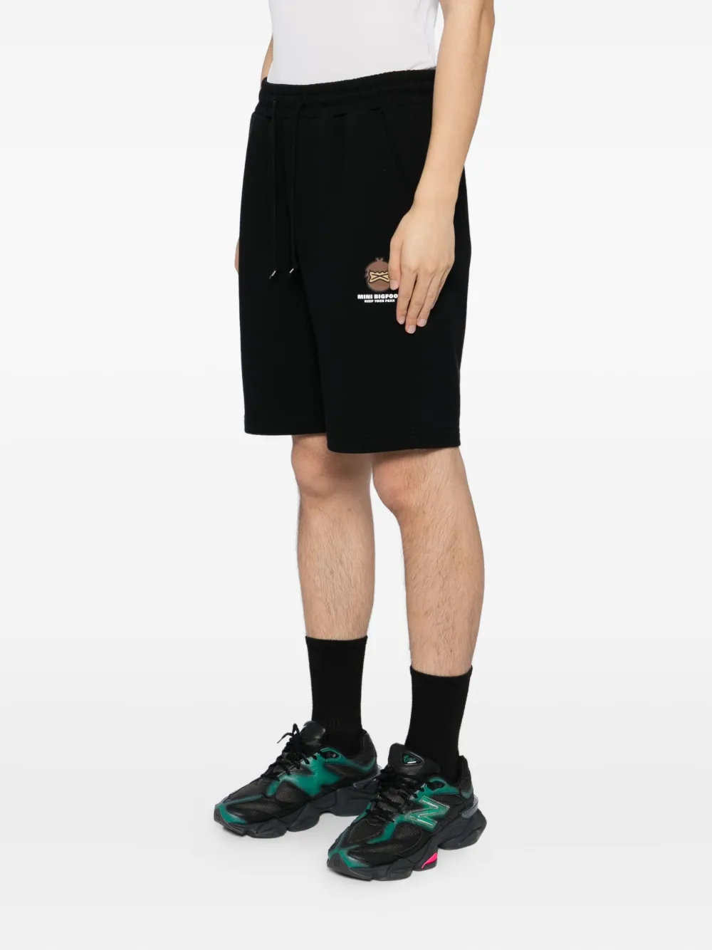 Fingercroxx Logo-print Shorts In Black