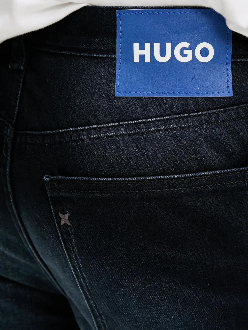 HUGO faded dark-wash jeans Blauw