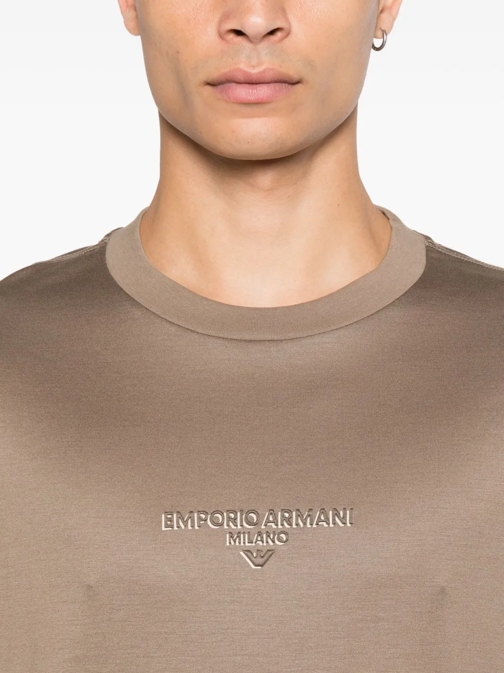 Emporio Armani T-shirt met geborduurd logo Bruin