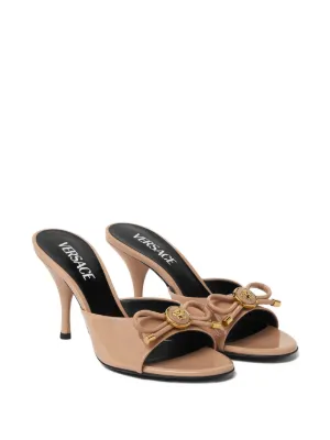 【美品】VERSACE ヴェルサーチ メデューサ付きウェッジソールサンダル Versace（ヴェルサーチェ）ウィメンズ サンダル - FARFETCH