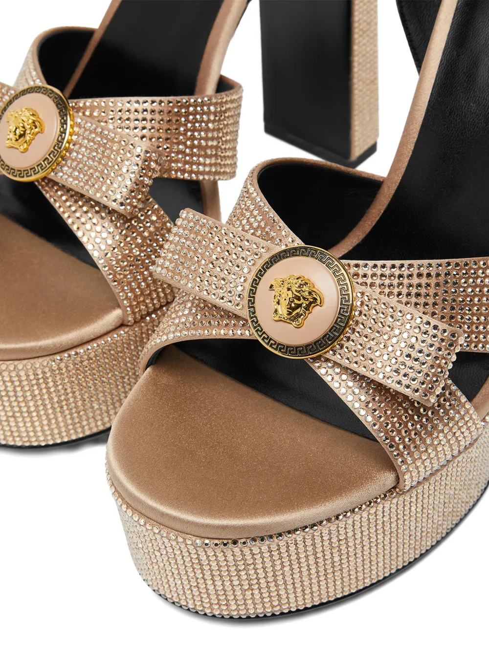 Versace 140 mm sandalen verfraaid met kristallen en plateauzool Bruin