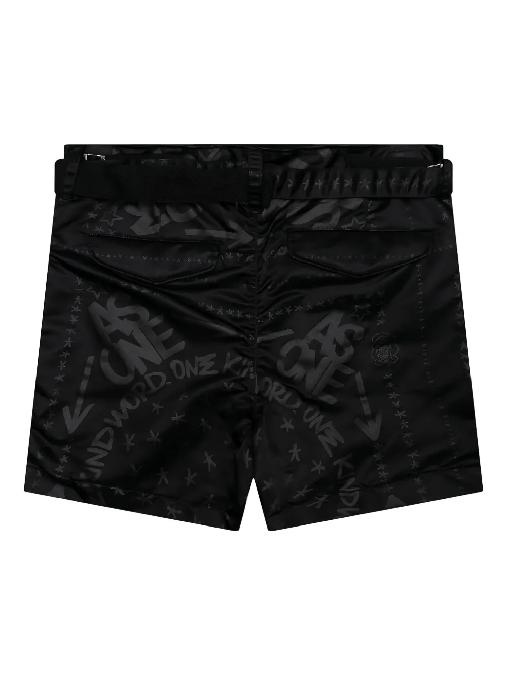 sacai x Eric Haze bandana-print belted shorts Zwart