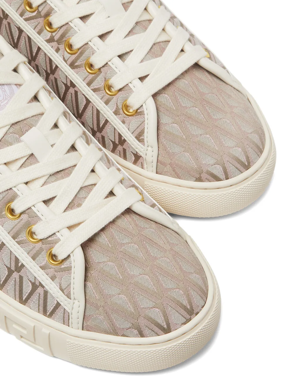 Versace Sneakers met Greca-patroon Beige