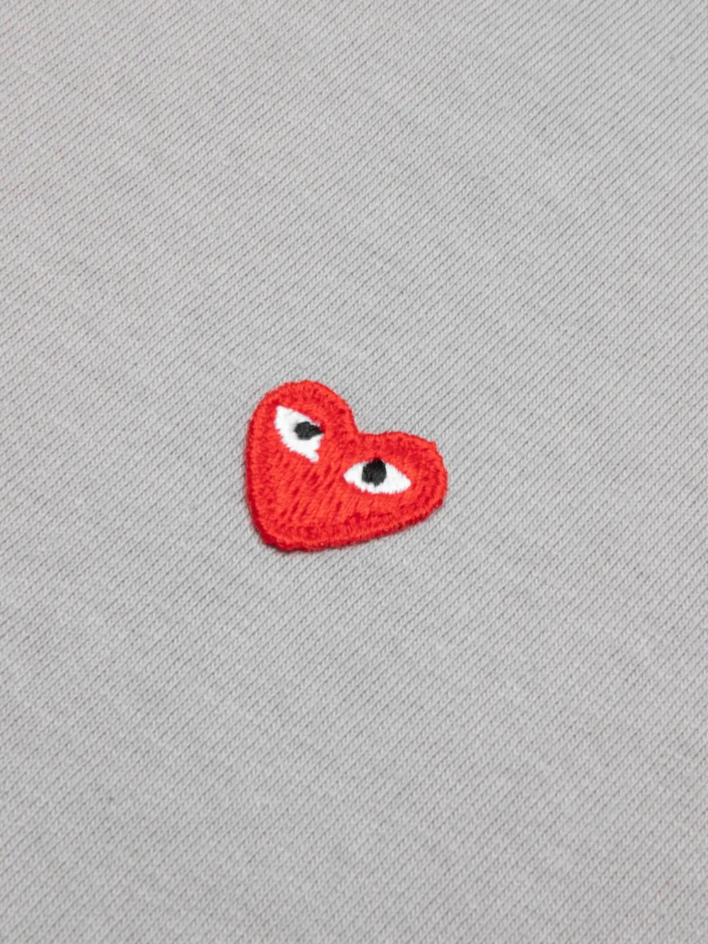 Comme Des Garçons Play T-shirt met hartpatch Grijs