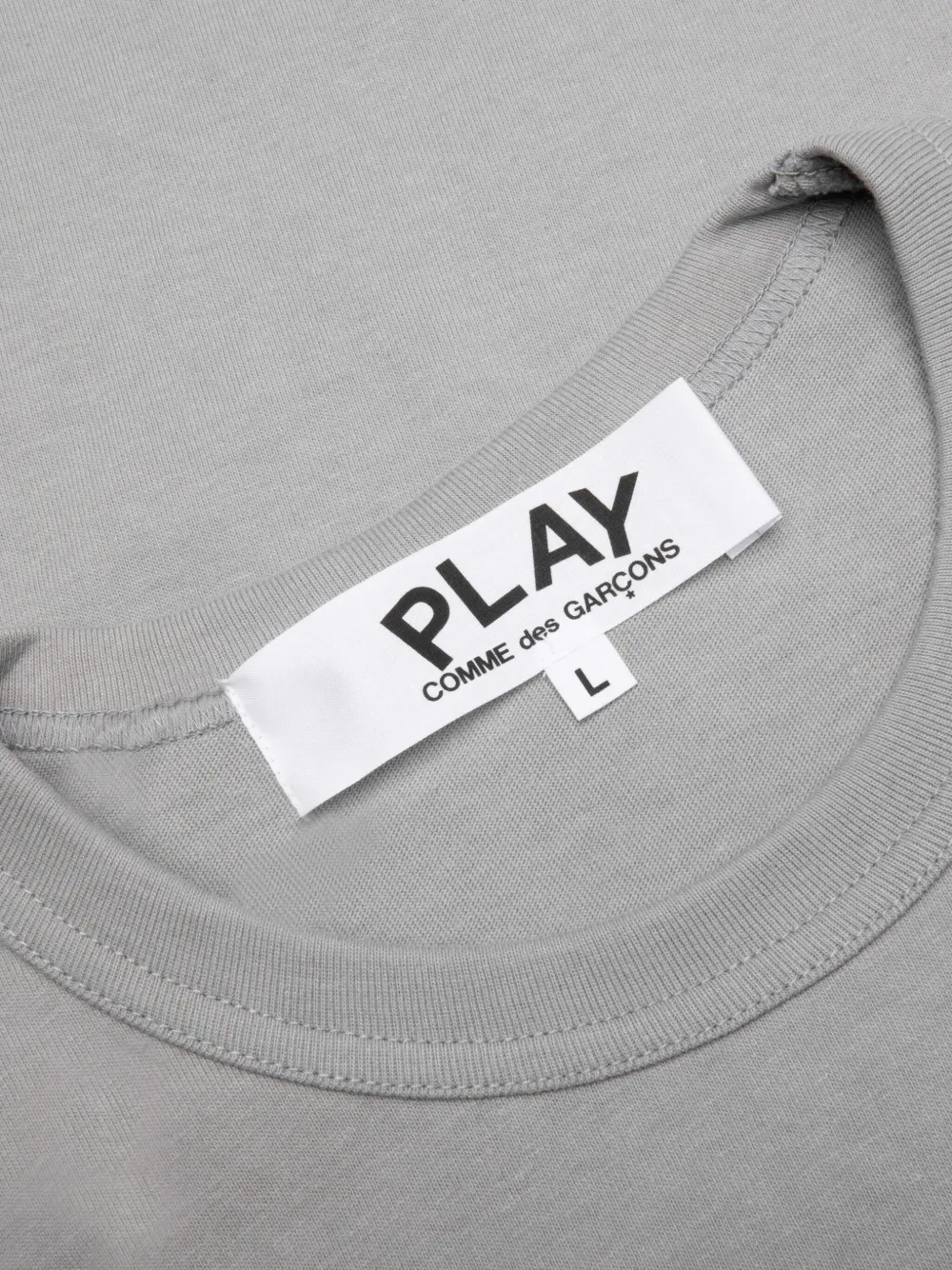 Comme Des Garçons Play T-shirt met hartpatch Grijs