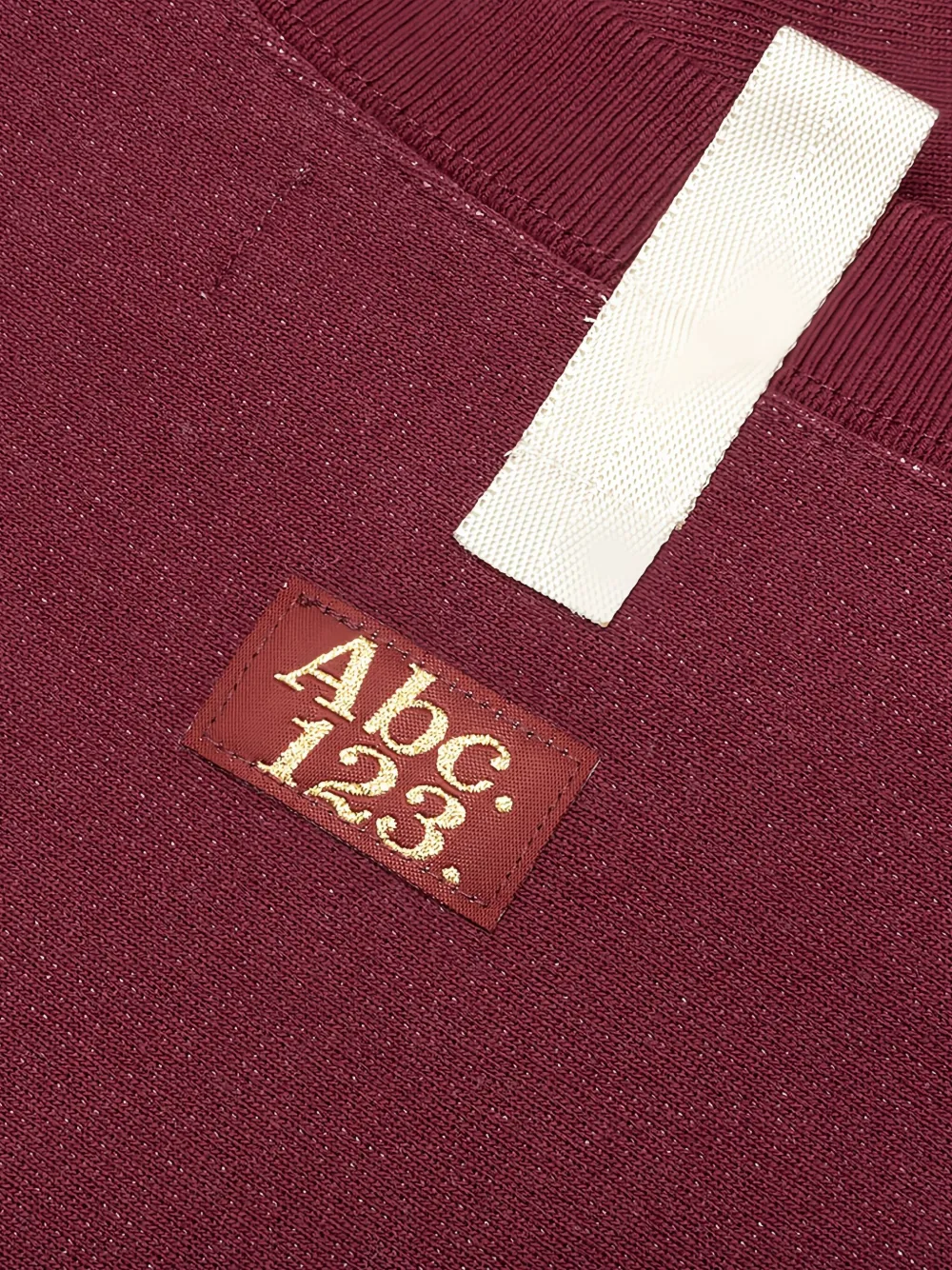 Advisory Board Crystals Sweater met geborduurd logo Rood