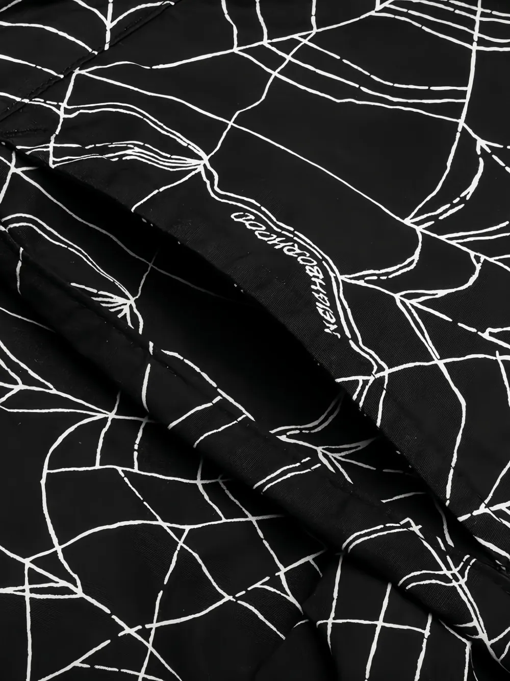 Neighborhood Shorts met spinnenwebprint Zwart