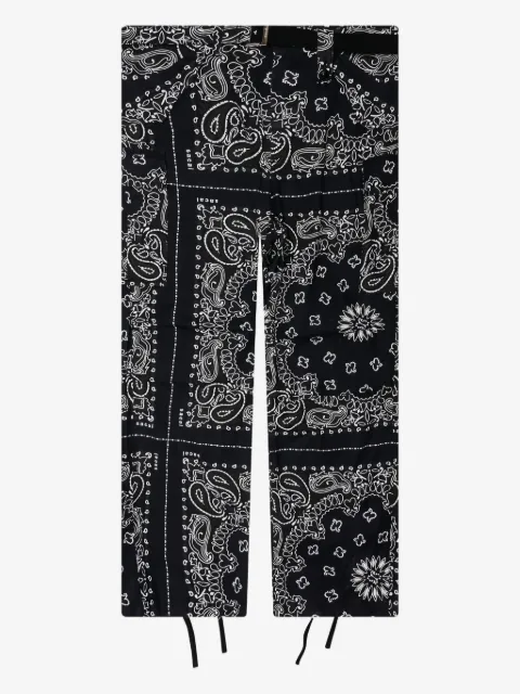 sacai pantalones con estampado de bandana