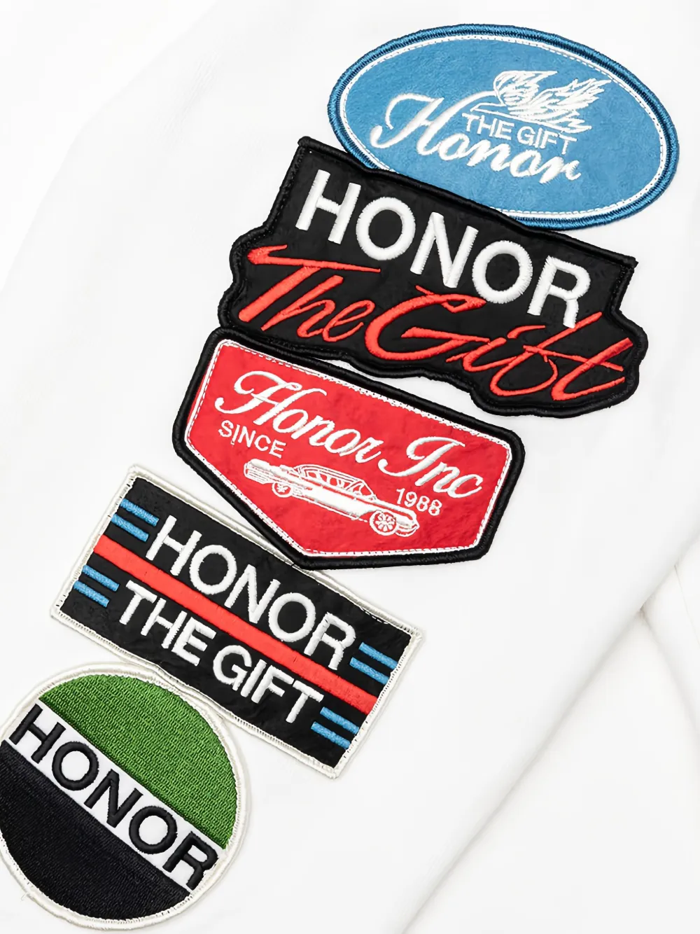 Honor The Gift patch-detail crew-neck sweater Wit