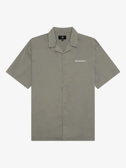 Represent chemise à col ouvert