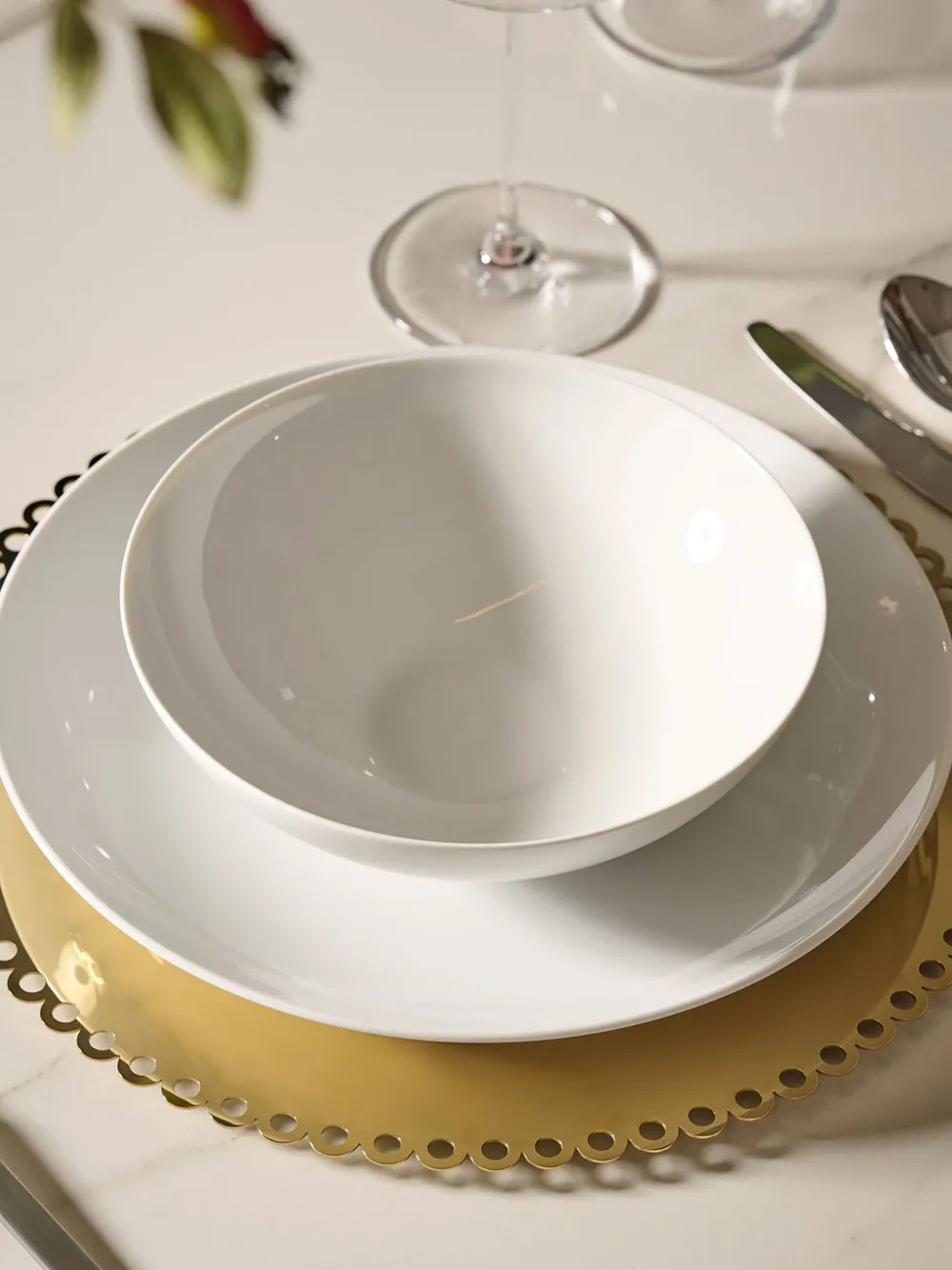 Alessi assiette de chargement festonnée (32,5 cm) | Arts de la table | Image 2