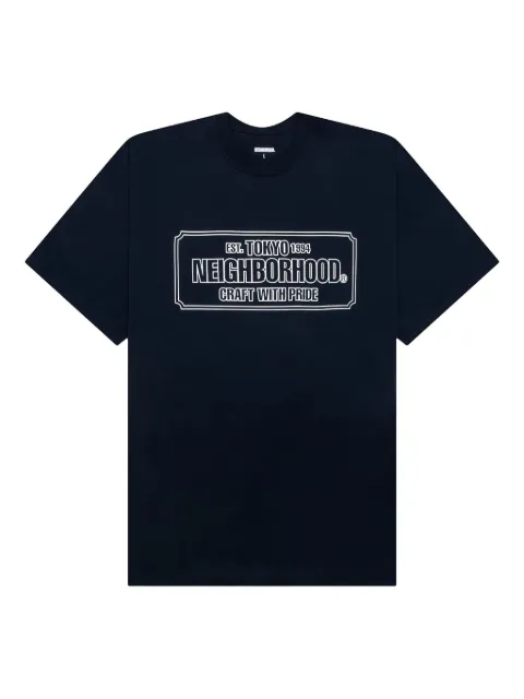 Neighborhood playera de algodón con logo estampado