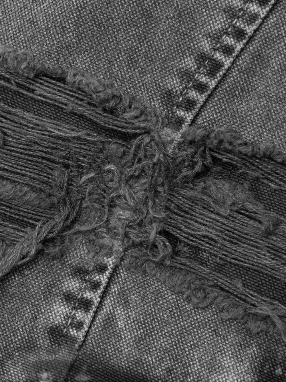  Pdf Embroidered Distressed Jeans - Black 