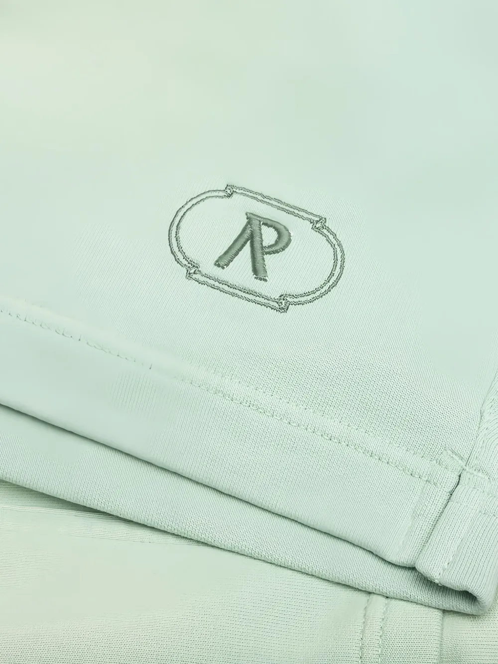 Represent Shorts met geborduurd logo en zak Groen