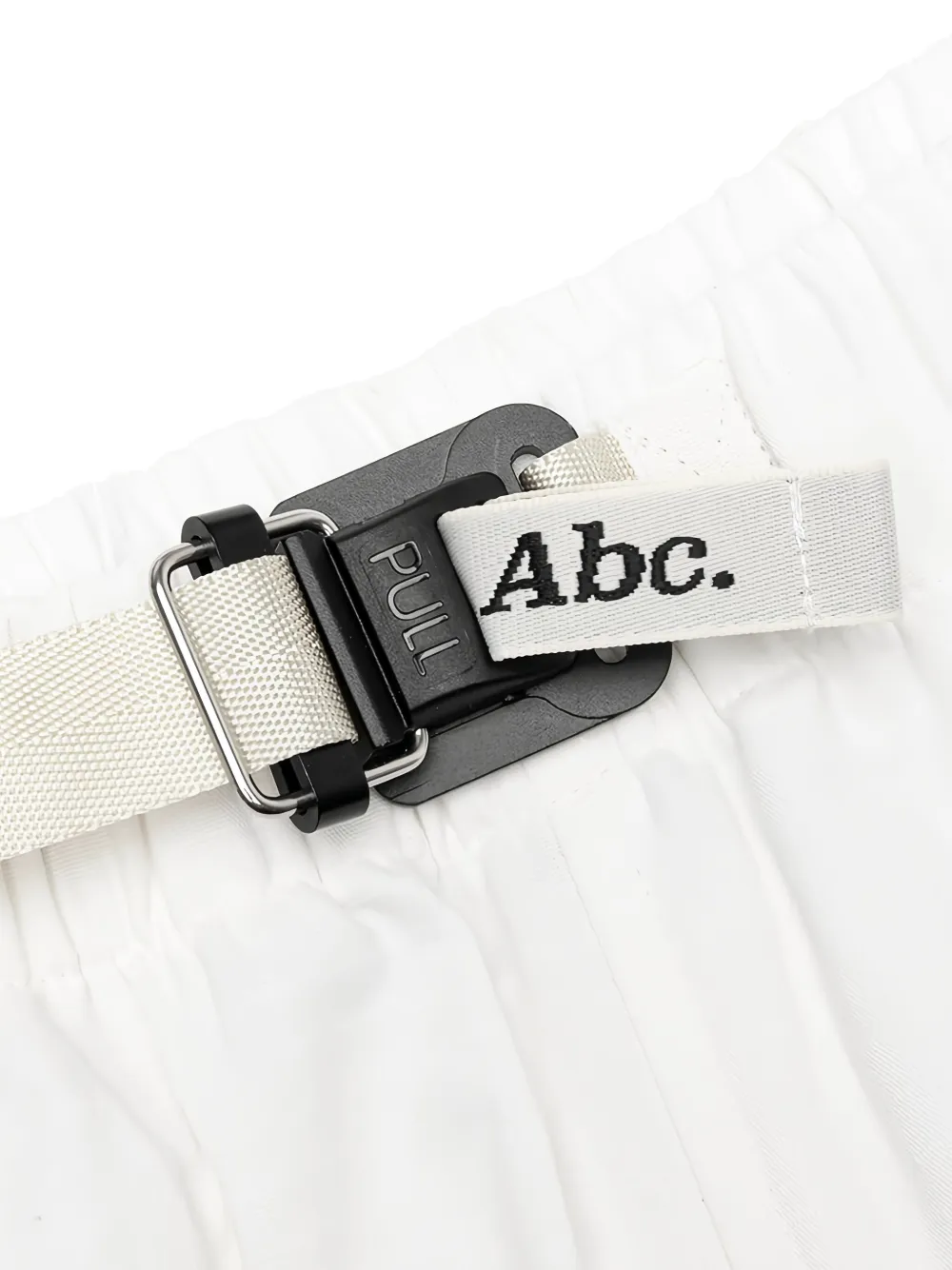 Advisory Board Crystals Shorts met gespsluiting en logo Wit