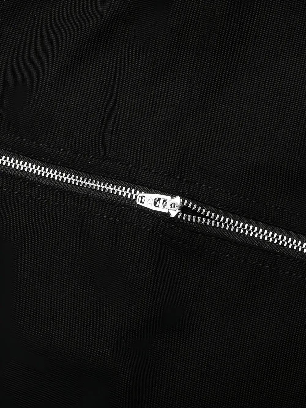 6 MONCLER 1017 ALYX 9SM Broek met ritszak Zwart
