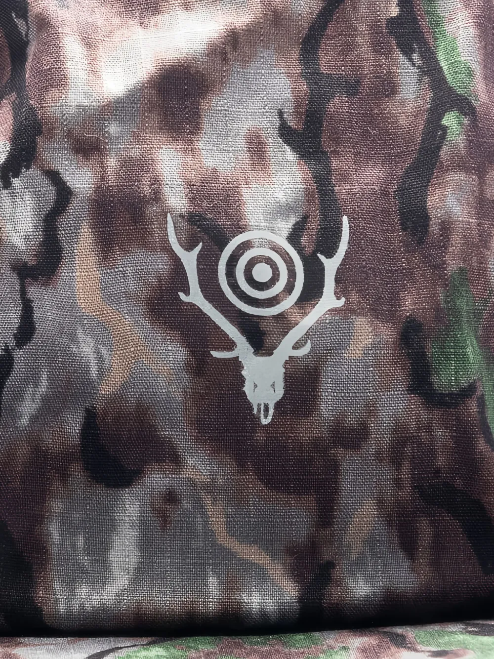 SOUTH2 WEST8 Vissershoed met camouflageprint - Bruin