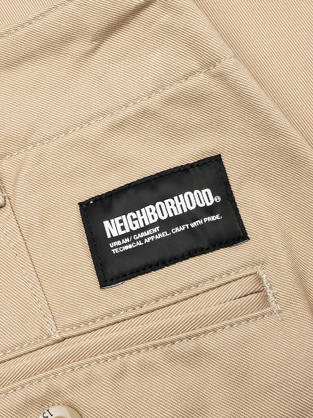 Neighborhood Twill chino met knoopsluiting Beige